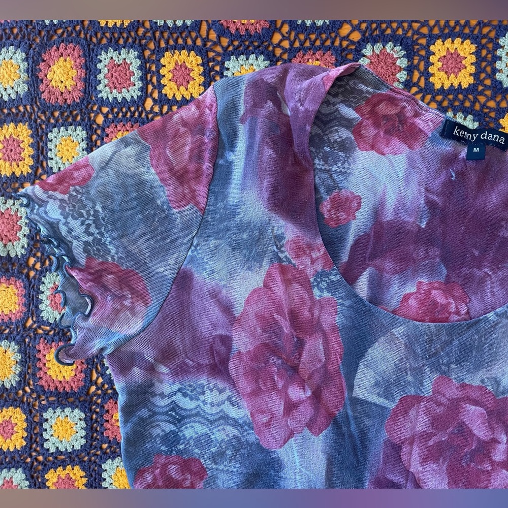 Vintage 90s Kenny Dana red floral mesh top 🌹 Size M